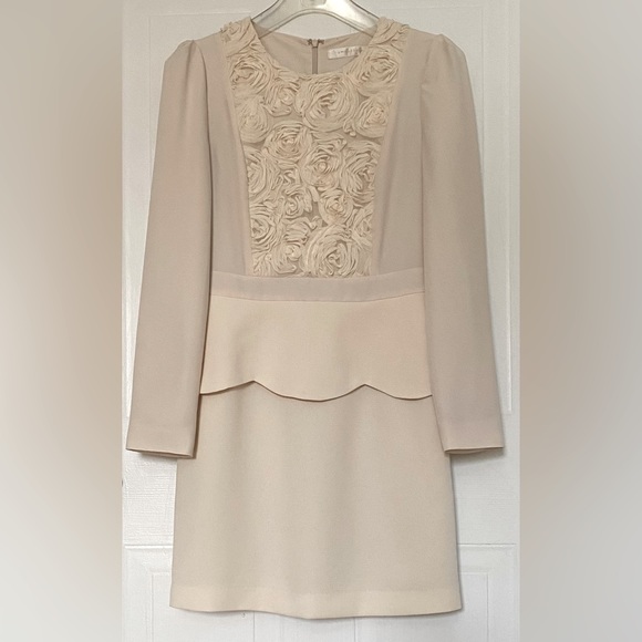 Dress - Picture 1 of 8